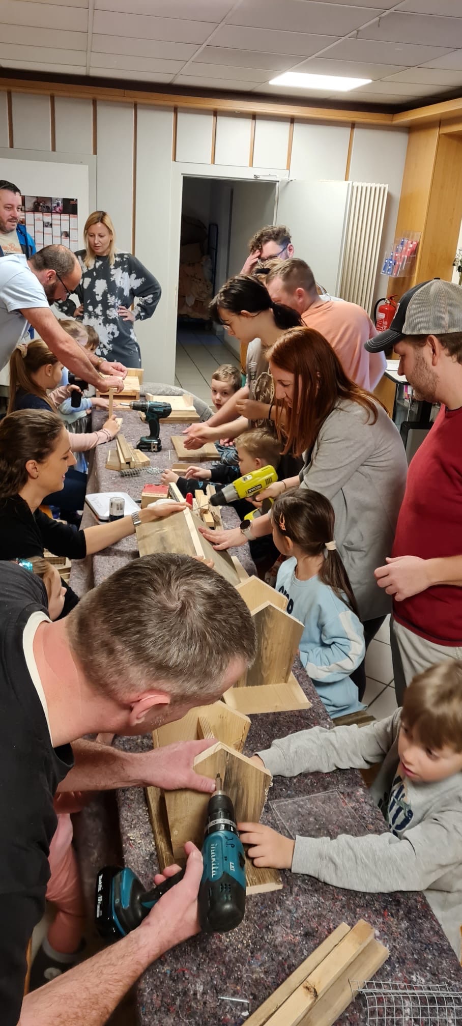 Futterhausbau und auch ein Zuhause für&nbsp;Feldermäuse